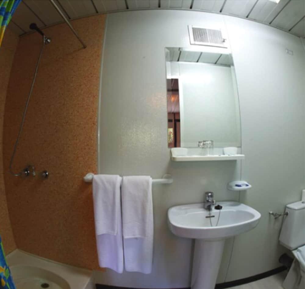 Pension Compostela Inn Cacheiras Екстериор снимка