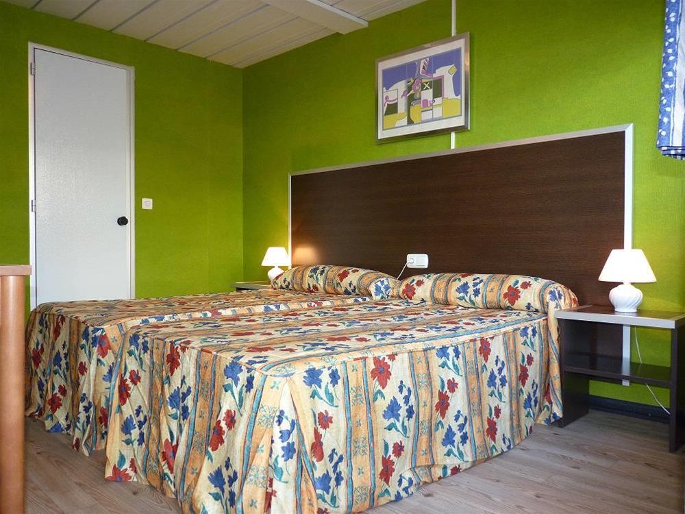 Pension Compostela Inn Cacheiras Екстериор снимка
