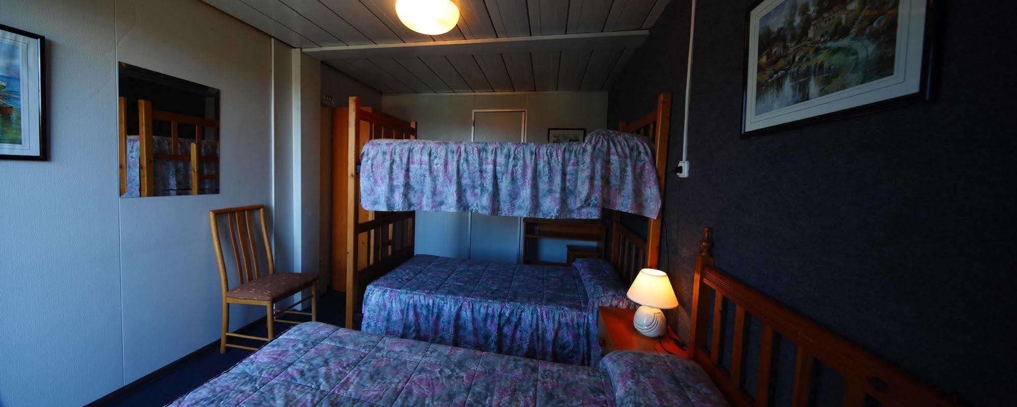 Pension Compostela Inn Cacheiras Екстериор снимка