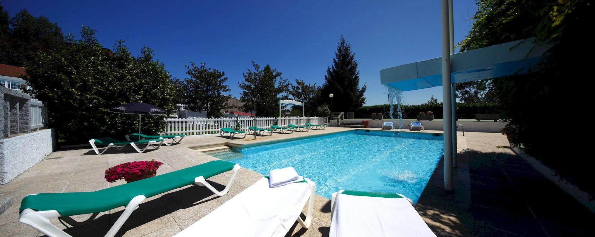 Pension Compostela Inn Cacheiras Екстериор снимка